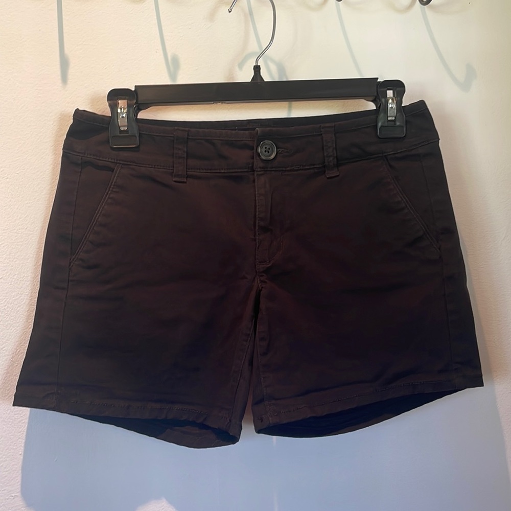 American Eagle midi bermuda shorts. Comfortable and easy to wear!